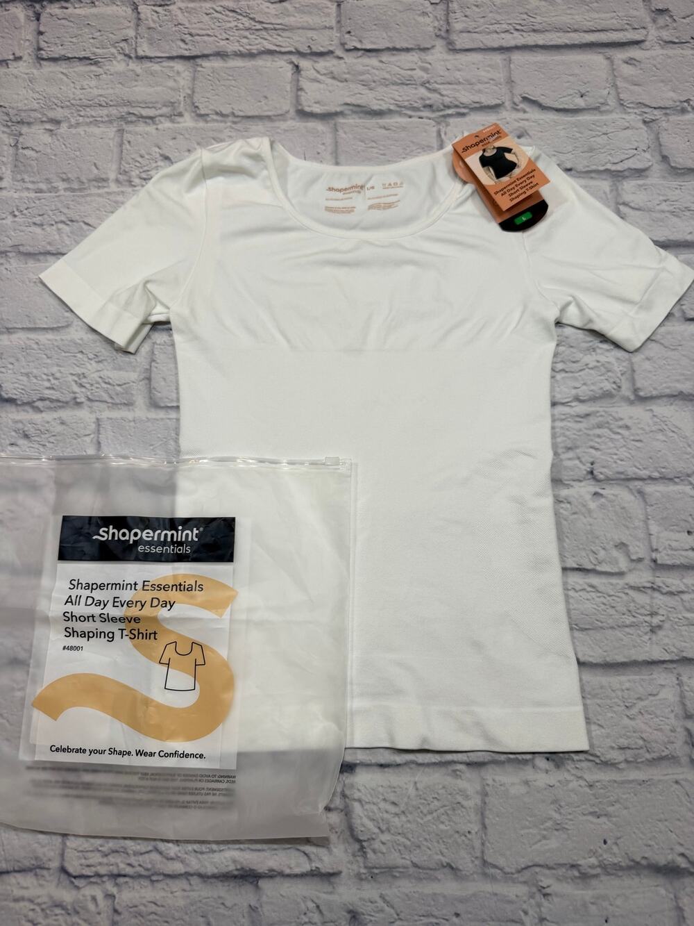 NWT Shapermint All Day T-shirt Shapewear Top White short Sleeve Large 48001 A794